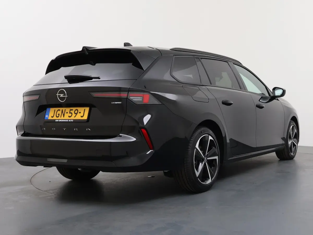 1.2 Turbo Hybrid Business Edition / Navigatie / Camera / Parkeersensoren / Stuur -en Stoelverwarmd / Keyless / Carplay / 17'' LMV