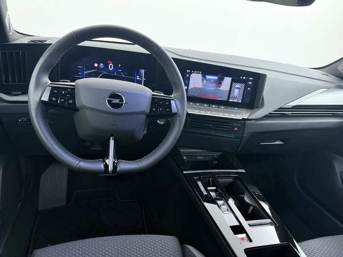 1.2 Turbo Hybrid Business Edition / Navigatie / Camera / Parkeersensoren / Stuur -en Stoelverwarmd / Keyless / Carplay / 17'' LMV