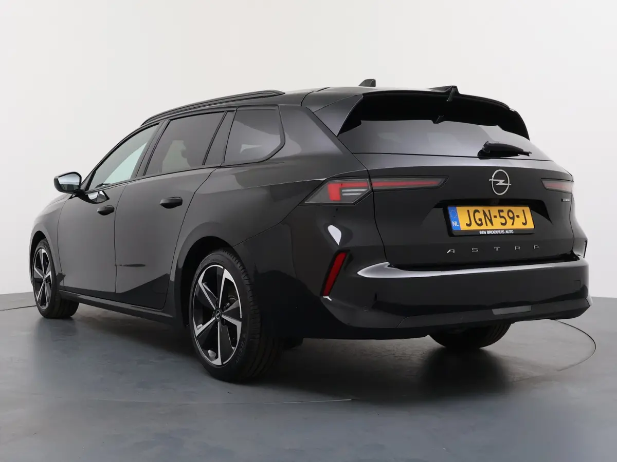 1.2 Turbo Hybrid Business Edition / Navigatie / Camera / Parkeersensoren / Stuur -en Stoelverwarmd / Keyless / Carplay / 17'' LMV