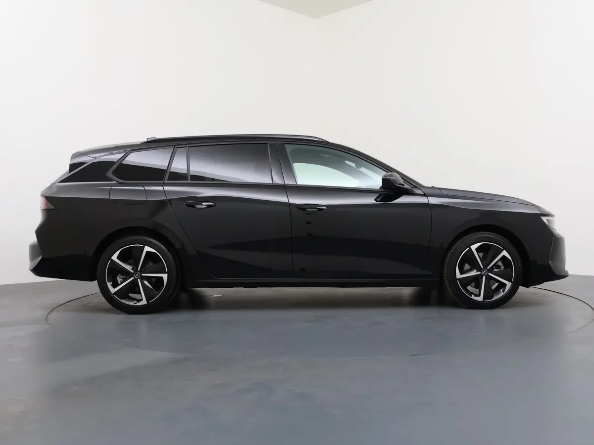 1.2 Turbo Hybrid Business Edition / Navigatie / Camera / Parkeersensoren / Stuur -en Stoelverwarmd / Keyless / Carplay / 17'' LMV