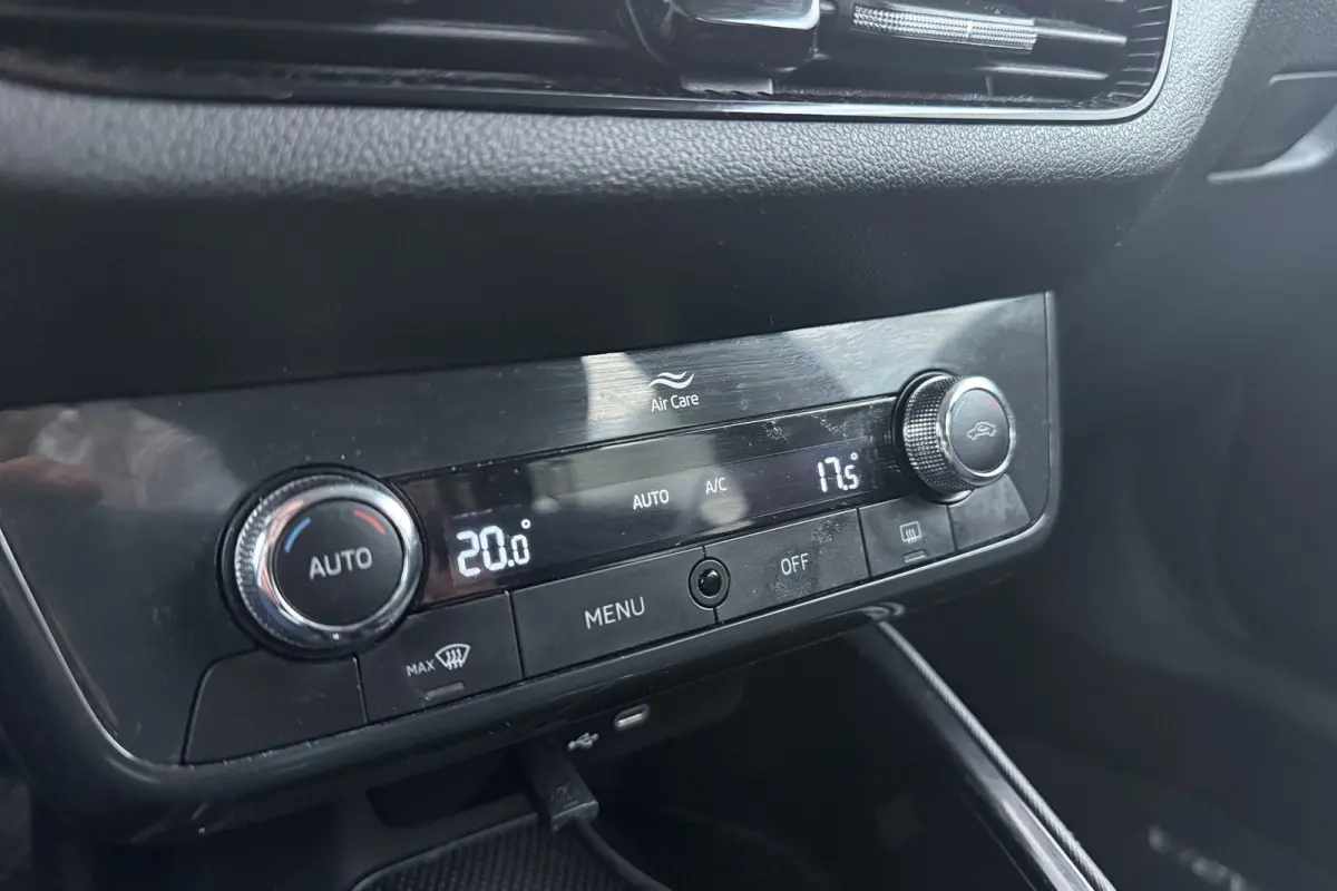 1.0 TSI Ambition | Adapt. Cruise | Parkeersensoren | CarPlay | NAP | Org. NL | Climate Control |