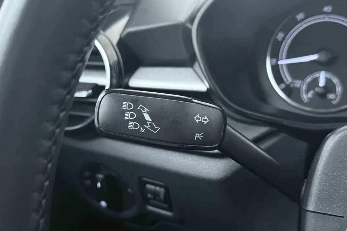 1.0 TSI Ambition | Adapt. Cruise | Parkeersensoren | CarPlay | NAP | Org. NL | Climate Control |