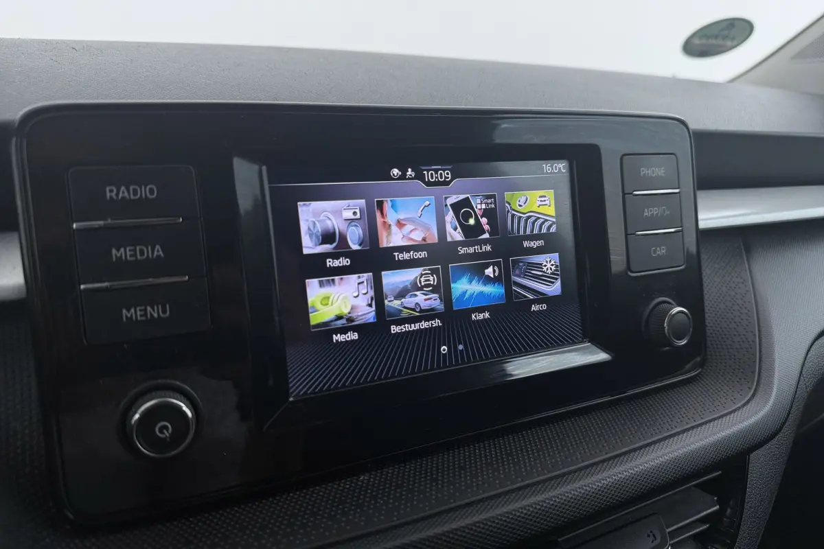 1.0 TSI Ambition | Adapt. Cruise | Parkeersensoren | CarPlay | NAP | Org. NL | Climate Control |