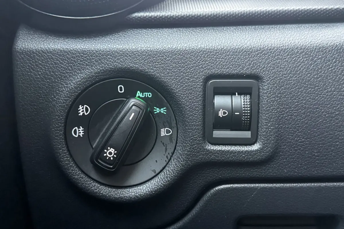 1.0 TSI Ambition | Adapt. Cruise | Parkeersensoren | CarPlay | NAP | Org. NL | Climate Control |