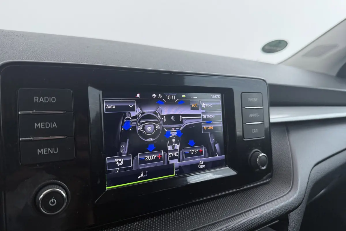 1.0 TSI Ambition | Adapt. Cruise | Parkeersensoren | CarPlay | NAP | Org. NL | Climate Control |