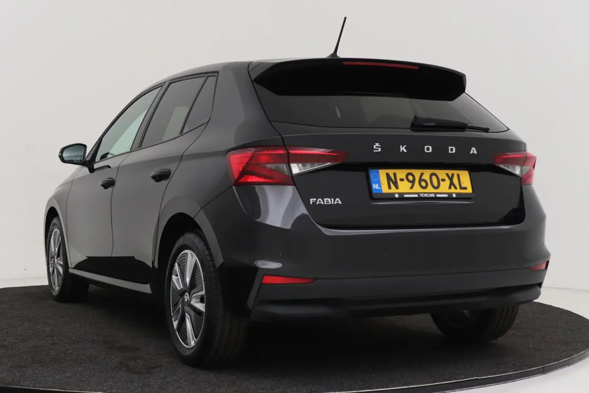1.0 TSI Ambition | Adapt. Cruise | Parkeersensoren | CarPlay | NAP | Org. NL | Climate Control |