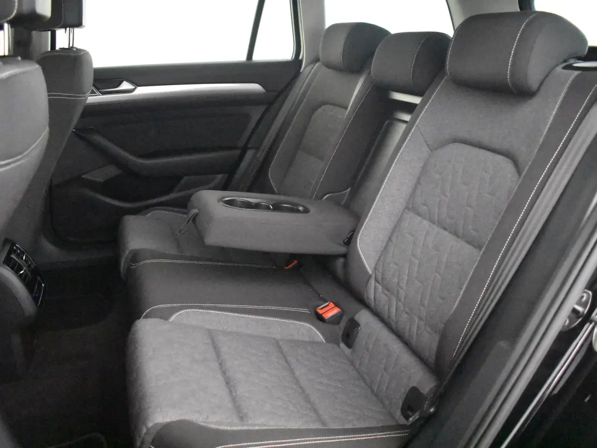 1.4 TSI PHEV GTE Business 218Pk DSG/AUTO | Elektr.Trekhaak | Camera | Cruise control adaptief | Apple carplay Android auto | Navigatie | DAB | LED | Stoelverwarming | 17"LMV