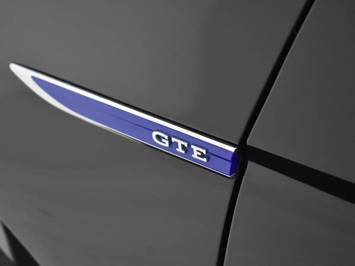 1.4 TSI PHEV GTE Business 218Pk DSG/AUTO | Elektr.Trekhaak | Camera | Cruise control adaptief | Apple carplay Android auto | Navigatie | DAB | LED | Stoelverwarming | 17"LMV