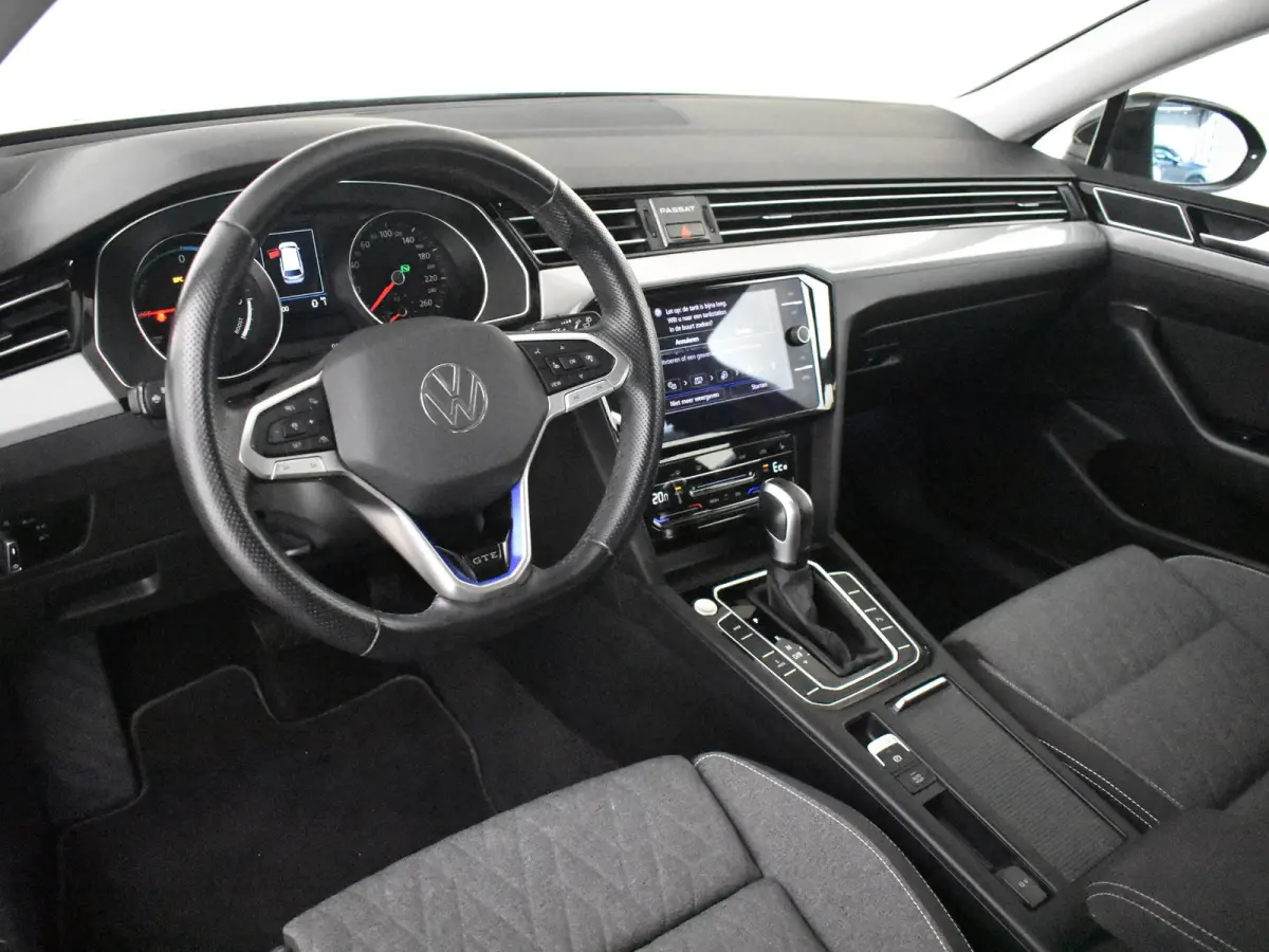1.4 TSI PHEV GTE Business 218Pk DSG/AUTO | Elektr.Trekhaak | Camera | Cruise control adaptief | Apple carplay Android auto | Navigatie | DAB | LED | Stoelverwarming | 17"LMV