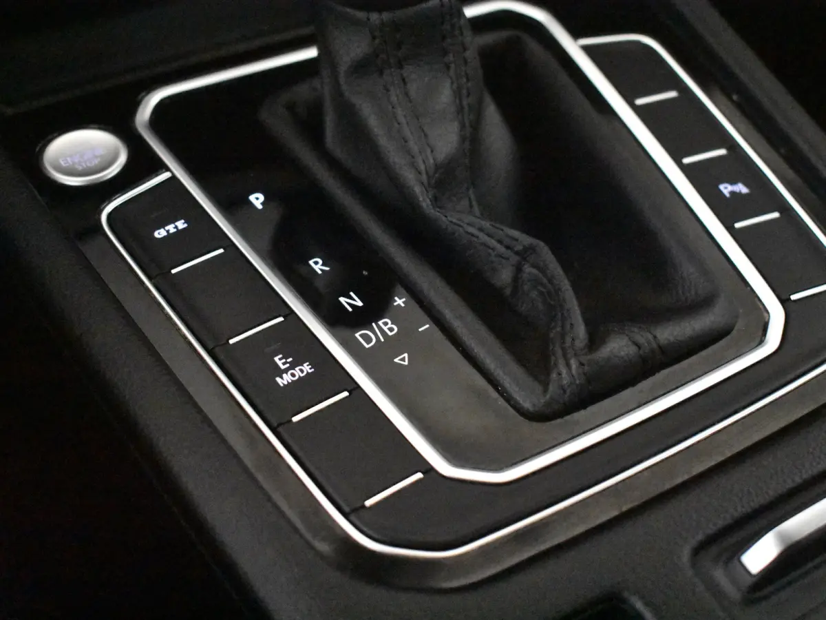1.4 TSI PHEV GTE Business 218Pk DSG/AUTO | Elektr.Trekhaak | Camera | Cruise control adaptief | Apple carplay Android auto | Navigatie | DAB | LED | Stoelverwarming | 17"LMV