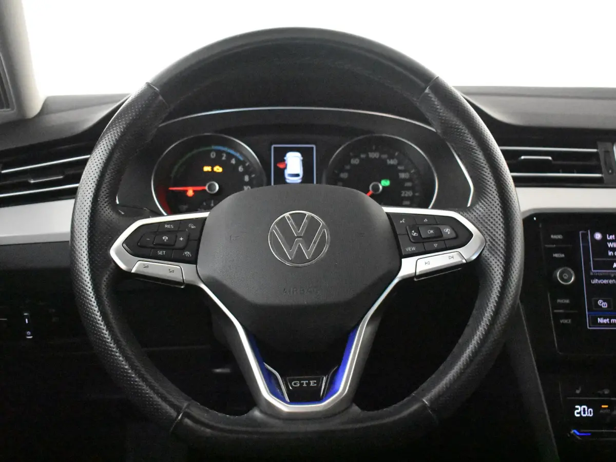1.4 TSI PHEV GTE Business 218Pk DSG/AUTO | Elektr.Trekhaak | Camera | Cruise control adaptief | Apple carplay Android auto | Navigatie | DAB | LED | Stoelverwarming | 17"LMV