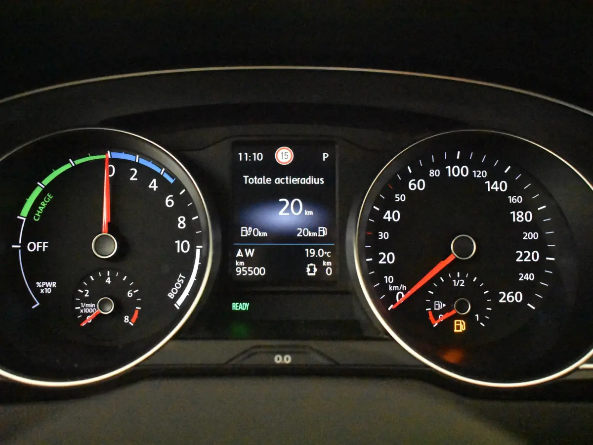 1.4 TSI PHEV GTE Business 218Pk DSG/AUTO | Elektr.Trekhaak | Camera | Cruise control adaptief | Apple carplay Android auto | Navigatie | DAB | LED | Stoelverwarming | 17"LMV