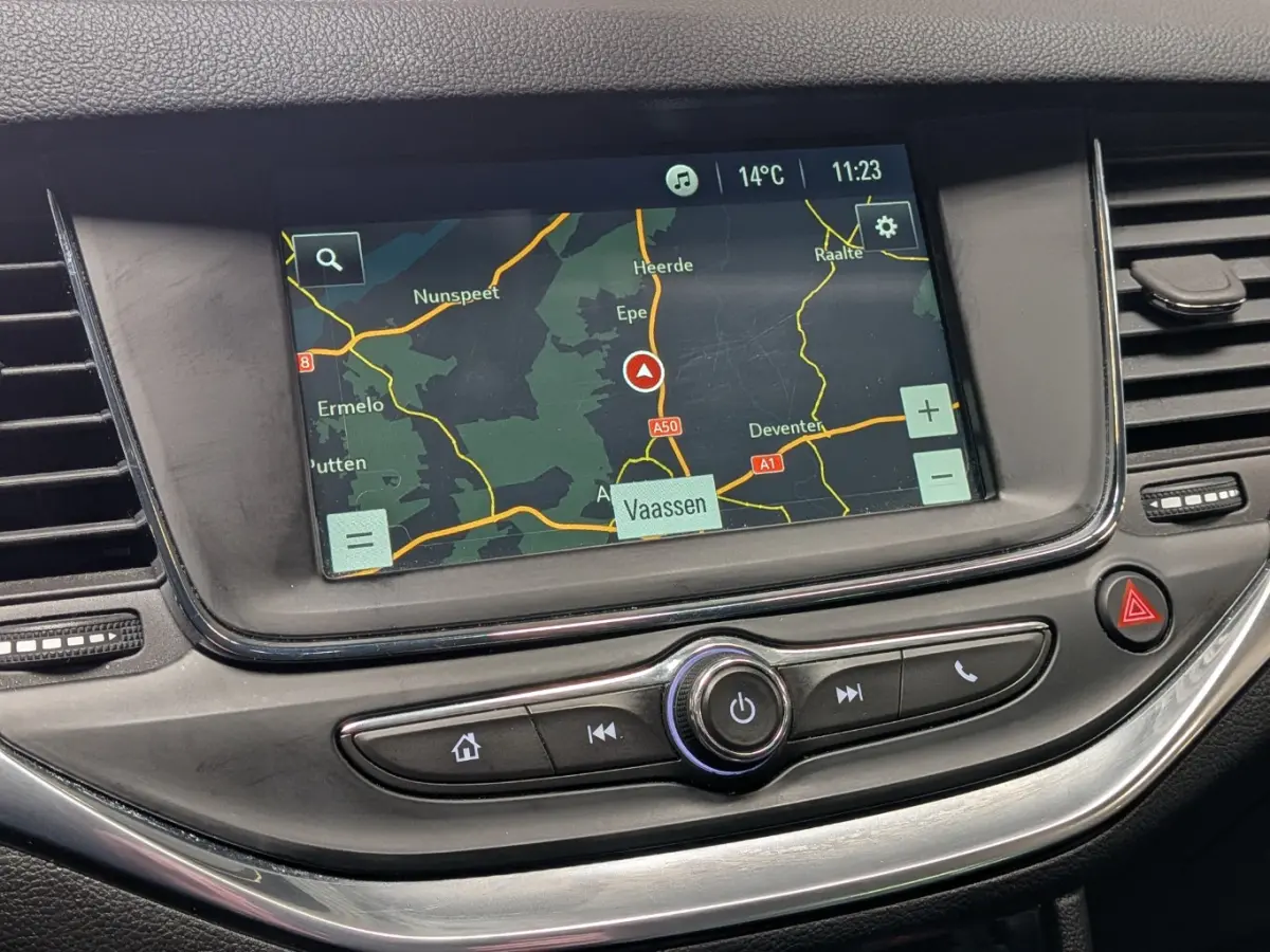 1.2 Design & Tech l 1e Eigenaar l Dealeronderhoud l Camera l Voorruit Verwarming l Stoelverwarming Apple Car Play Android Auto l