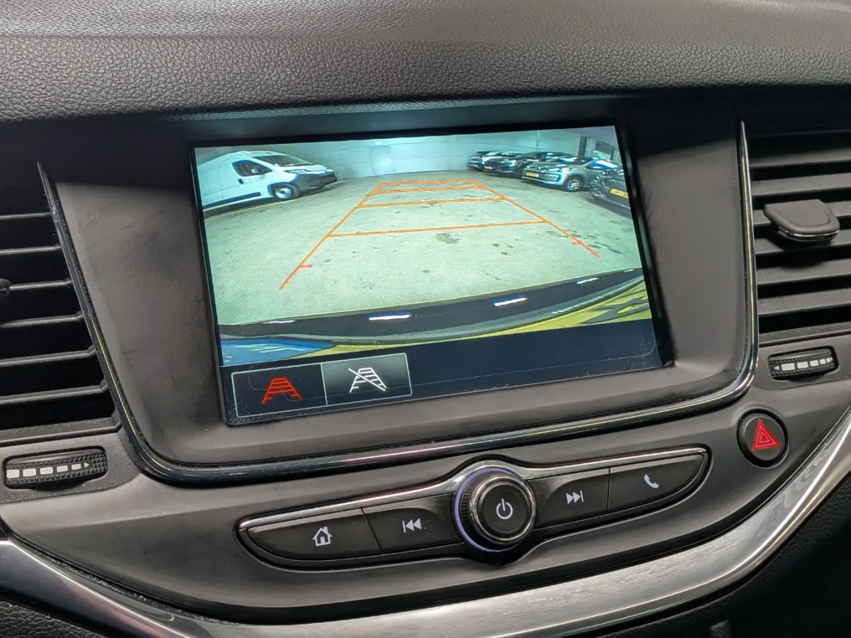 1.2 Design & Tech l 1e Eigenaar l Dealeronderhoud l Camera l Voorruit Verwarming l Stoelverwarming Apple Car Play Android Auto l