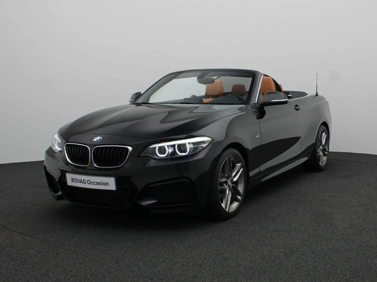 218i High Executive | M Sportpakket | PDC Voor + Achter | Navigatie Professional | HiFi | 18''