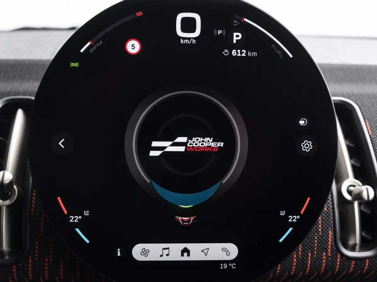 JCW ALL4 John Cooper Works XL-pakket | 20" Flag Spoke 2-tone | Glazen panoramadak | Stoel & Stuurverwarming | Elektrisch verstelbare stoelen |