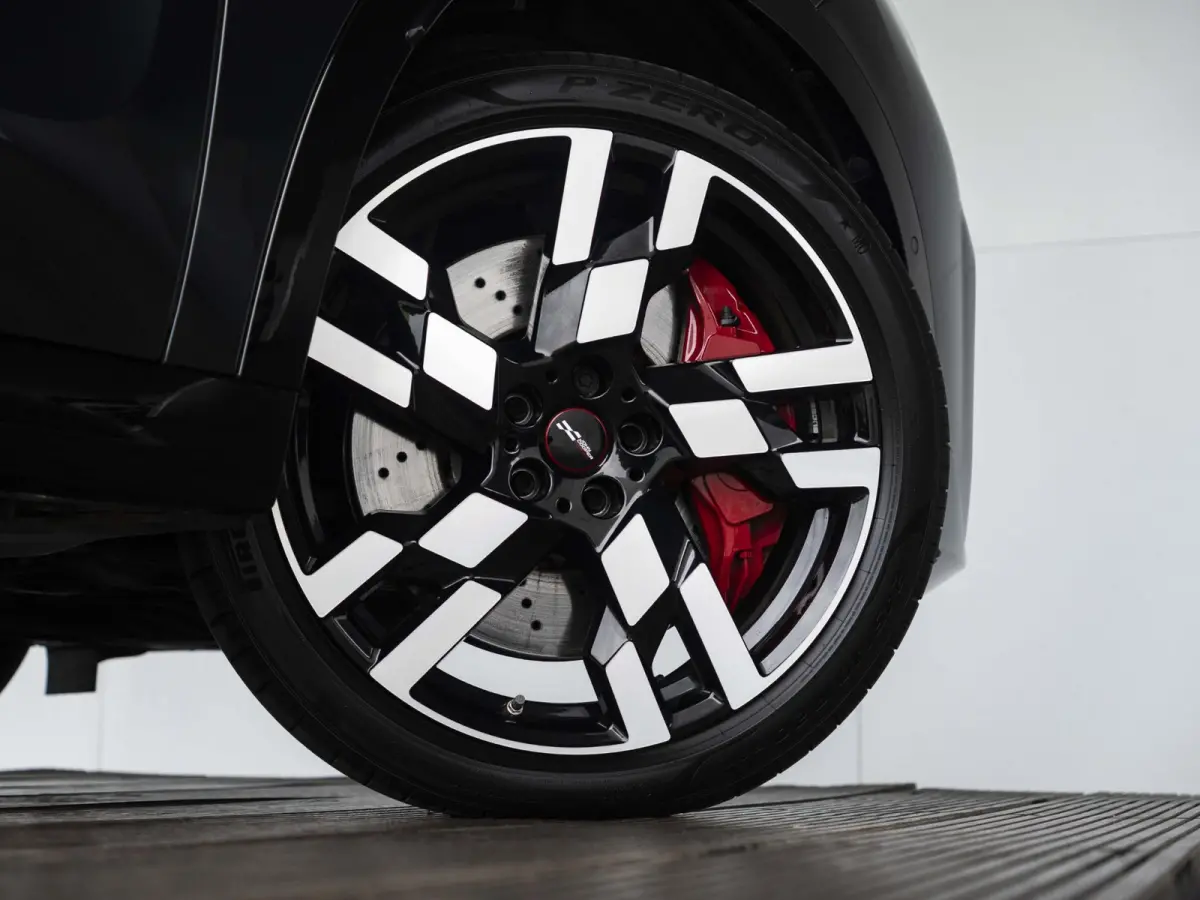 JCW ALL4 John Cooper Works XL-pakket | 20" Flag Spoke 2-tone | Glazen panoramadak | Stoel & Stuurverwarming | Elektrisch verstelbare stoelen |