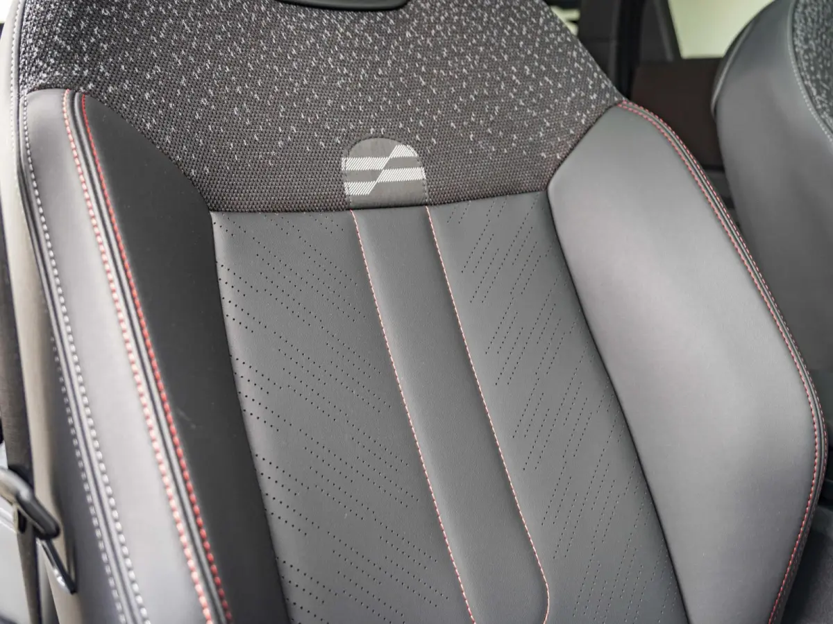 JCW ALL4 John Cooper Works XL-pakket | 20" Flag Spoke 2-tone | Glazen panoramadak | Stoel & Stuurverwarming | Elektrisch verstelbare stoelen |