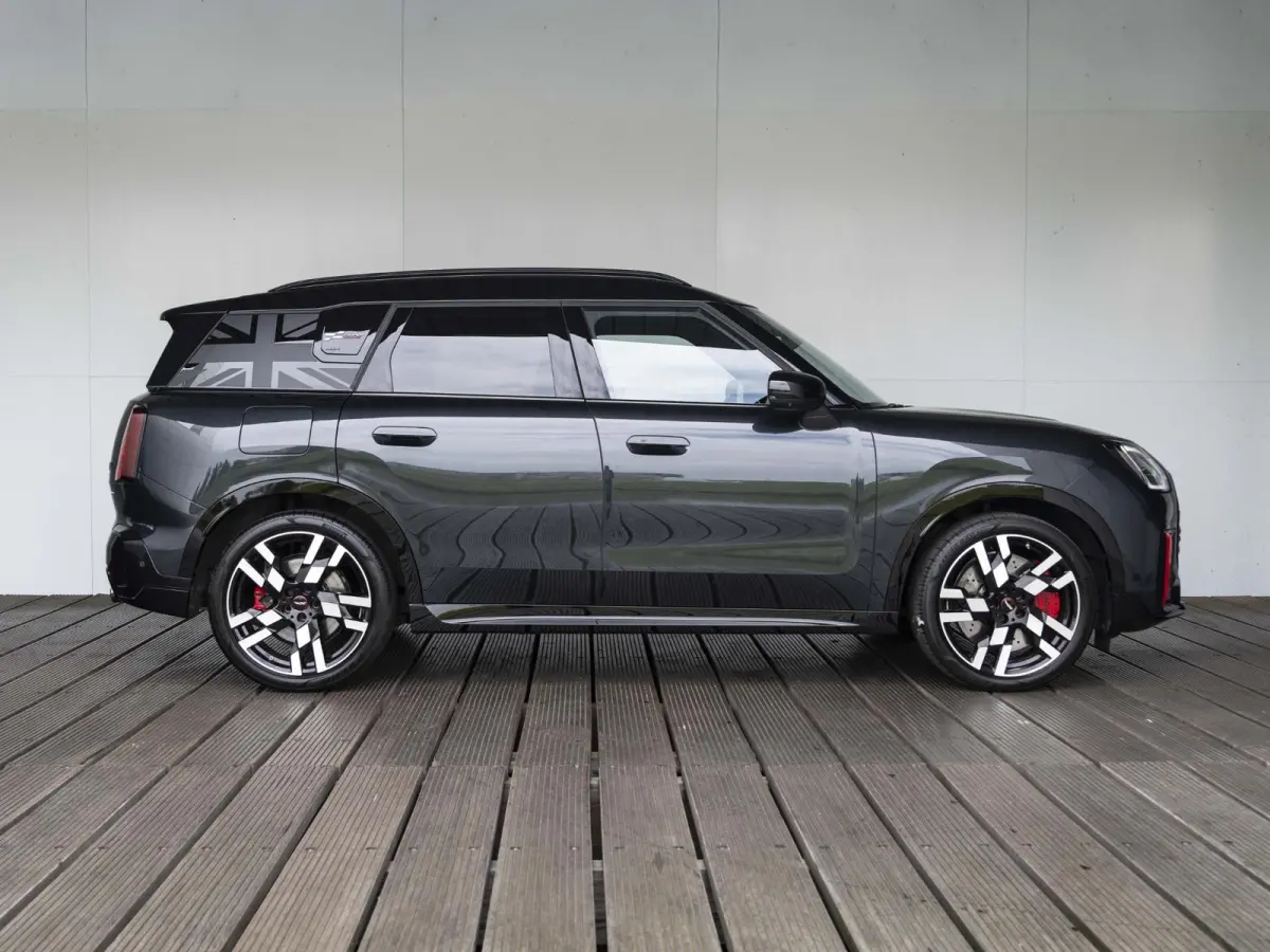 JCW ALL4 John Cooper Works XL-pakket | 20" Flag Spoke 2-tone | Glazen panoramadak | Stoel & Stuurverwarming | Elektrisch verstelbare stoelen |