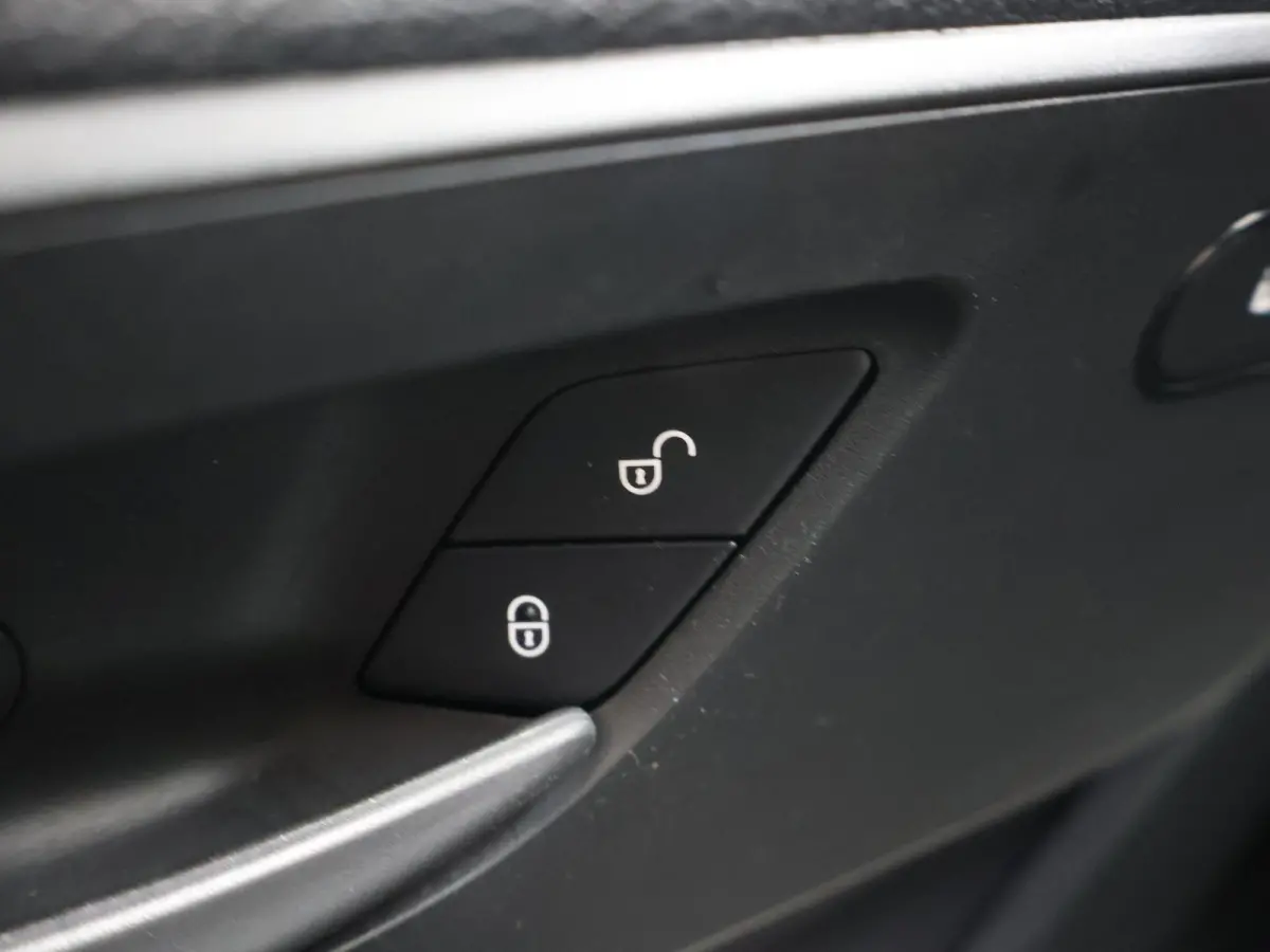 319 CDI | Aut. | L3 H2 | KOELWAGEN | 3-ZITS | PARKEERCAMERA | NAVIGATIE | KOELWAGEN | 190 PK | STOELVERWARMING | CLIMATE CONTROL | CERTIFIED