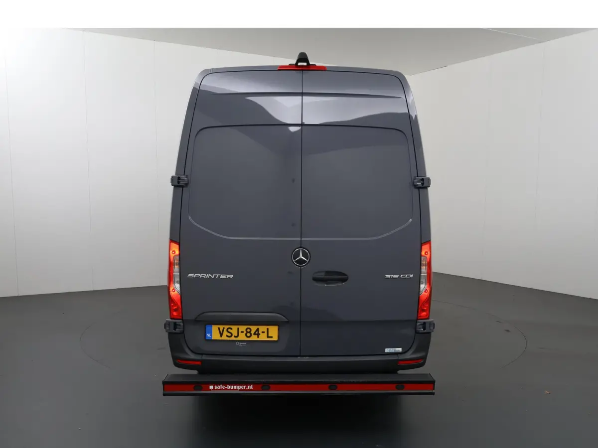 319 CDI | Aut. | L3 H2 | KOELWAGEN | 3-ZITS | PARKEERCAMERA | NAVIGATIE | KOELWAGEN | 190 PK | STOELVERWARMING | CLIMATE CONTROL | CERTIFIED