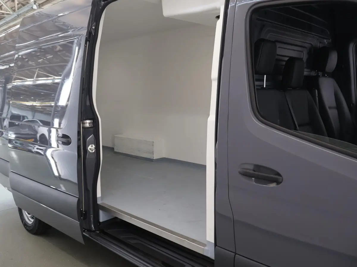 319 CDI | Aut. | L3 H2 | KOELWAGEN | 3-ZITS | PARKEERCAMERA | NAVIGATIE | KOELWAGEN | 190 PK | STOELVERWARMING | CLIMATE CONTROL | CERTIFIED