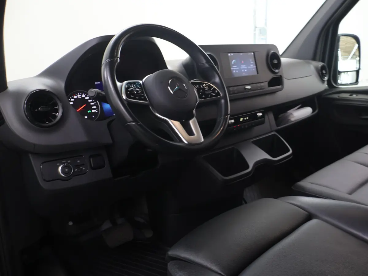 319 CDI | Aut. | L3 H2 | KOELWAGEN | 3-ZITS | PARKEERCAMERA | NAVIGATIE | KOELWAGEN | 190 PK | STOELVERWARMING | CLIMATE CONTROL | CERTIFIED