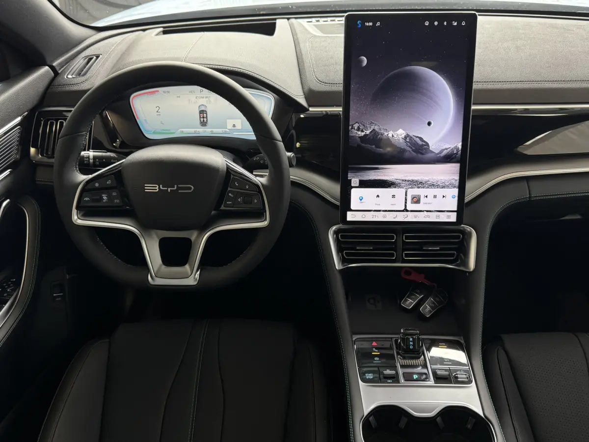 1.5 T DM-i AWD 324PK DESIGN Pano Dak Head‑Up 360° Camera Stoel‑/Stuurverwarming Stoelventilatie Infinity Audio 6 JAAR GARANTIE phev