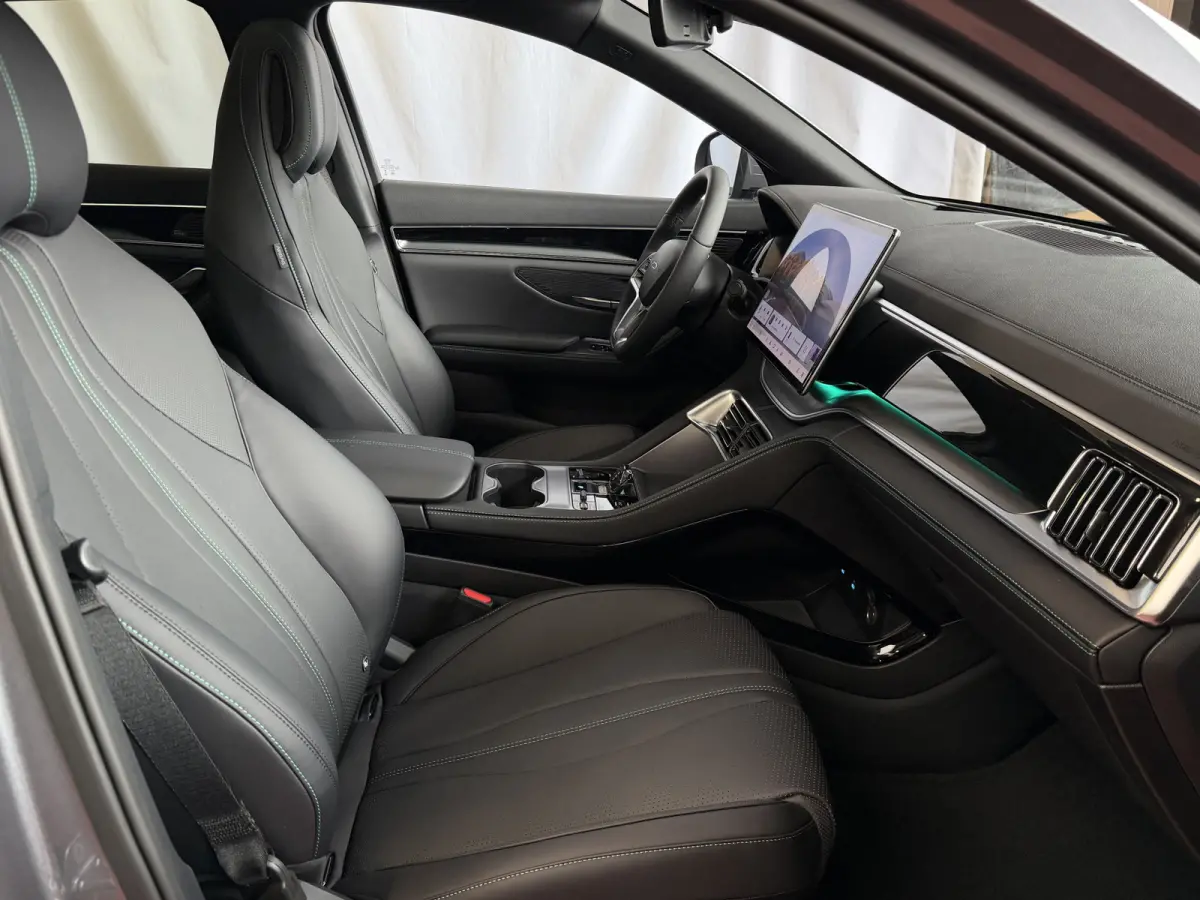 1.5 T DM-i AWD 324PK DESIGN Pano Dak Head‑Up 360° Camera Stoel‑/Stuurverwarming Stoelventilatie Infinity Audio 6 JAAR GARANTIE phev