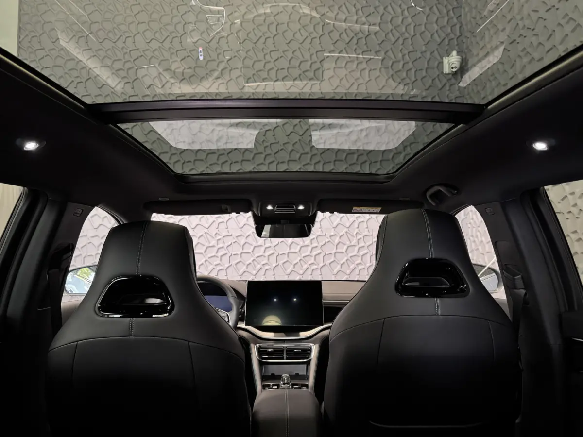 1.5 T DM-i AWD 324PK DESIGN Pano Dak Head‑Up 360° Camera Stoel‑/Stuurverwarming Stoelventilatie Infinity Audio 6 JAAR GARANTIE phev