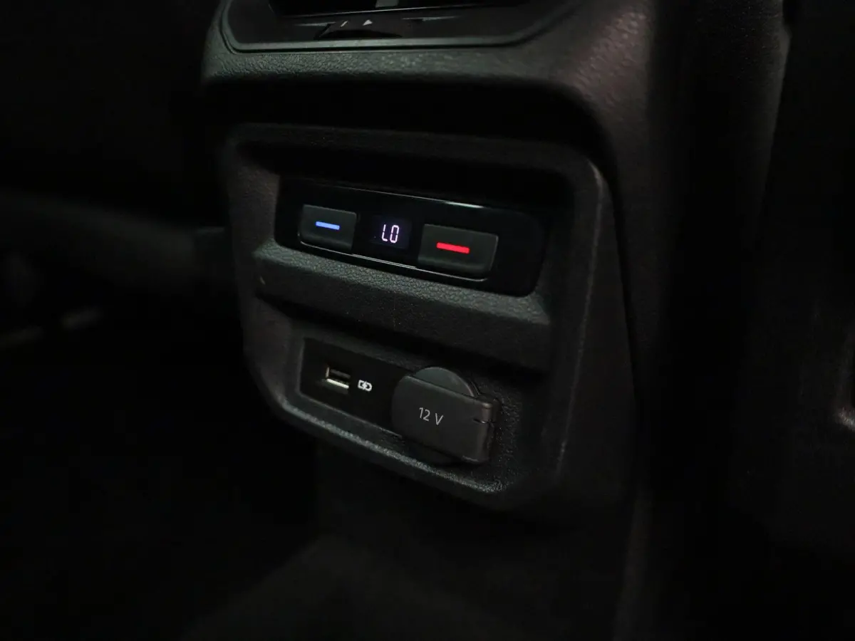 1.5 TSI Comfortline Business 131 PK| Origineel Nederlands | 1e Eigenaar | Navigatie | Trekhaak | Parkeersensoren | Climatronic | Achterklep Elektrisch | Apple Carplay | Android Auto