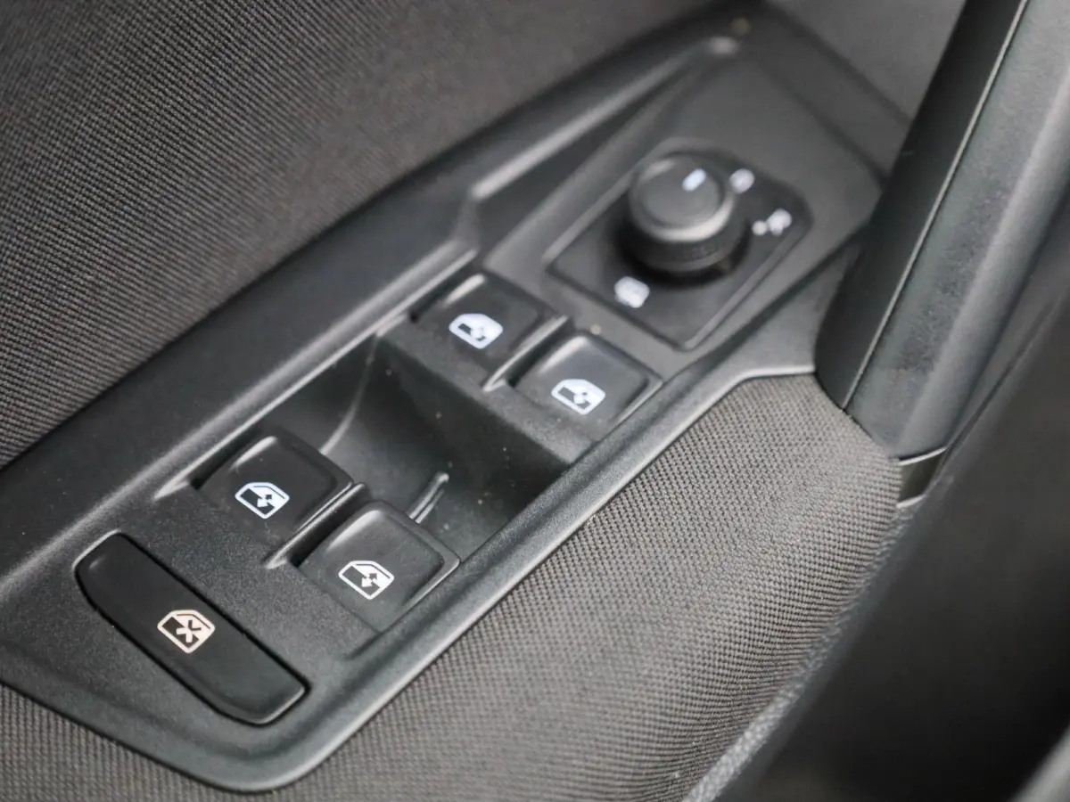 1.5 TSI Comfortline Business 131 PK| Origineel Nederlands | 1e Eigenaar | Navigatie | Trekhaak | Parkeersensoren | Climatronic | Achterklep Elektrisch | Apple Carplay | Android Auto