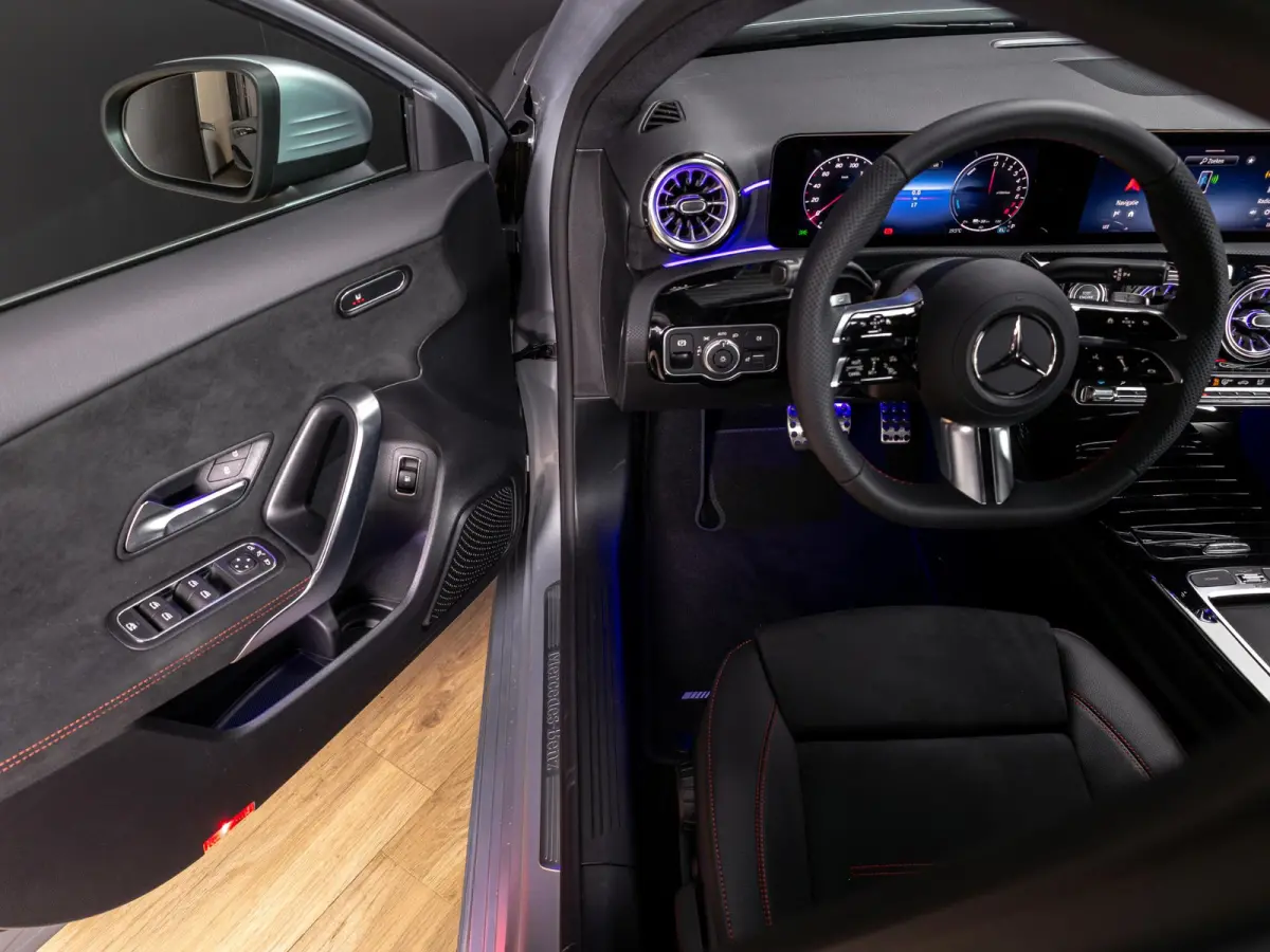 Hatchback 250 e Business Solution AMG Panorama dak