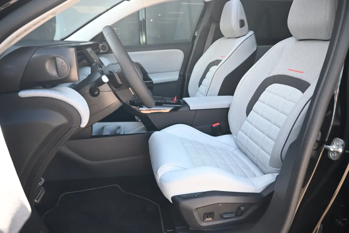 Max Comfort Range 73 kWh tot 8 jaar garantie! 99% SOH | Schuif-/Kanteldak | Navigatie | Massagestoelen | Leder | Adaptive Cruise | HUD | Stoel/Stuuverwarming | !!