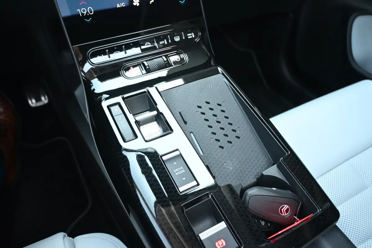 Max Comfort Range 73 kWh tot 8 jaar garantie! 99% SOH | Schuif-/Kanteldak | Navigatie | Massagestoelen | Leder | Adaptive Cruise | HUD | Stoel/Stuuverwarming | !!