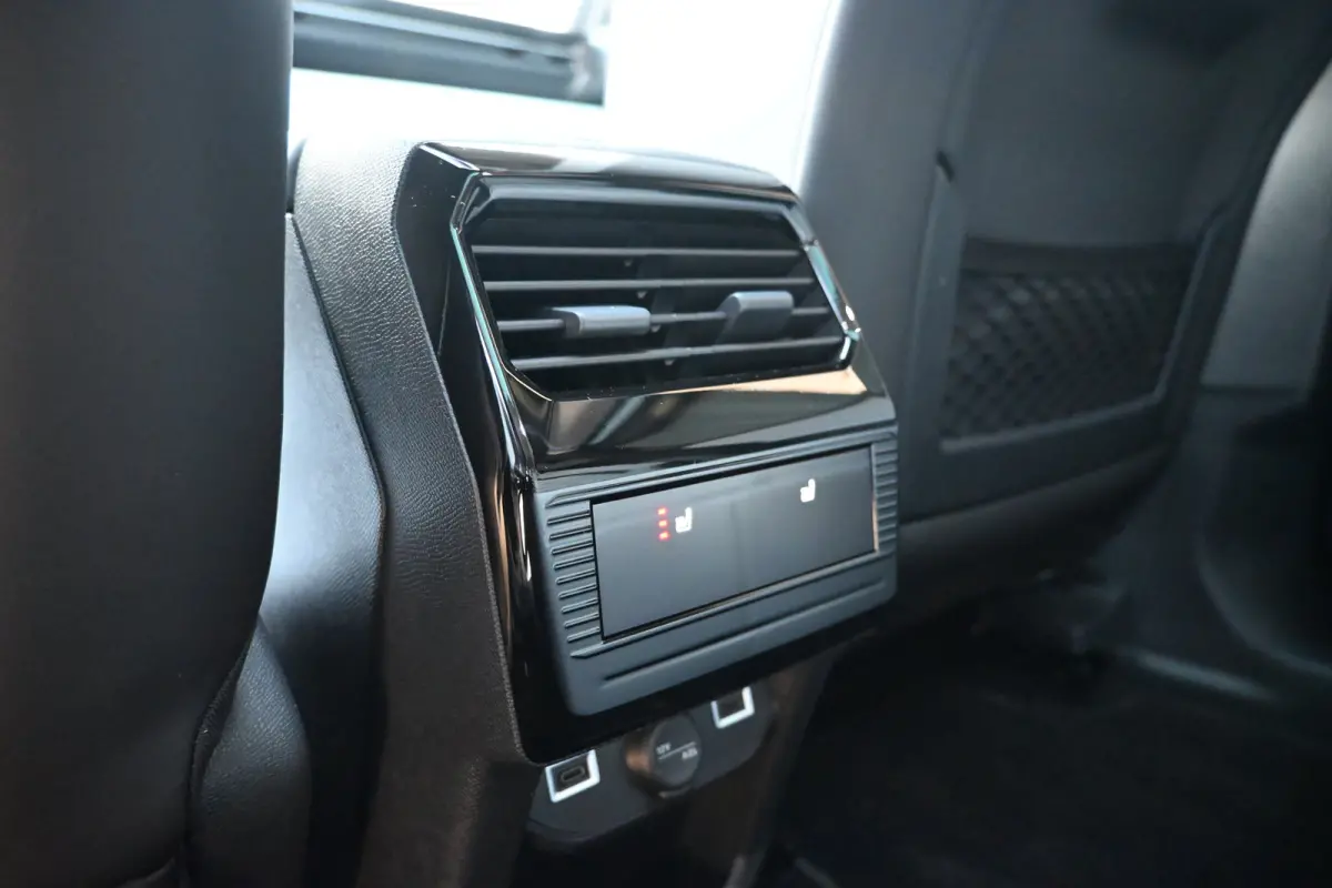 Max Comfort Range 73 kWh tot 8 jaar garantie! 99% SOH | Schuif-/Kanteldak | Navigatie | Massagestoelen | Leder | Adaptive Cruise | HUD | Stoel/Stuuverwarming | !!