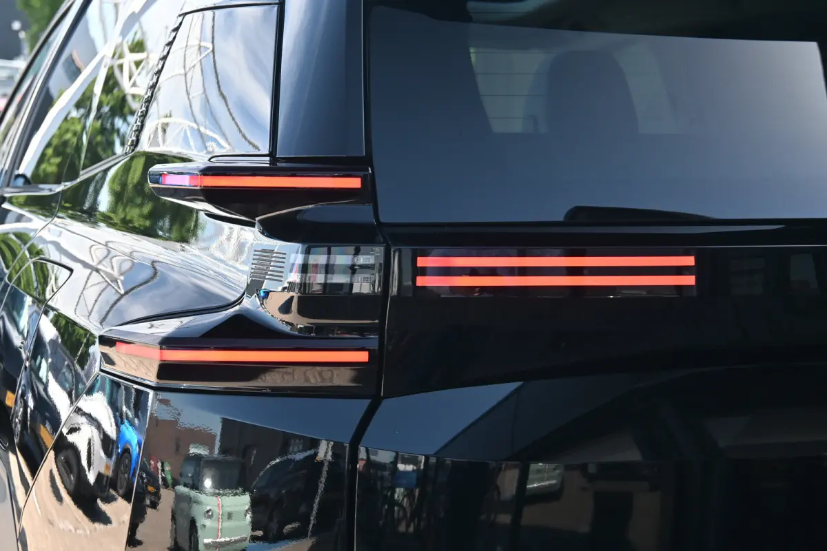 Max Comfort Range 73 kWh tot 8 jaar garantie! 99% SOH | Schuif-/Kanteldak | Navigatie | Massagestoelen | Leder | Adaptive Cruise | HUD | Stoel/Stuuverwarming | !!