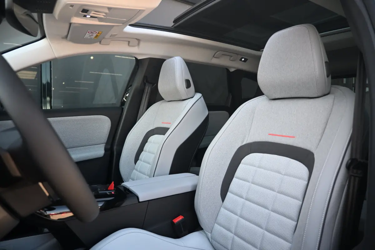 Max Comfort Range 73 kWh tot 8 jaar garantie! 99% SOH | Schuif-/Kanteldak | Navigatie | Massagestoelen | Leder | Adaptive Cruise | HUD | Stoel/Stuuverwarming | !!