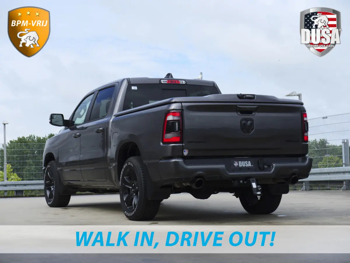 1500 | Laramie Sport | 5.7 V8 | HEMI | 4x4 | Crew Cab Panoramadak | Leder | Uconnect touchscreen | Nieuw binnen!