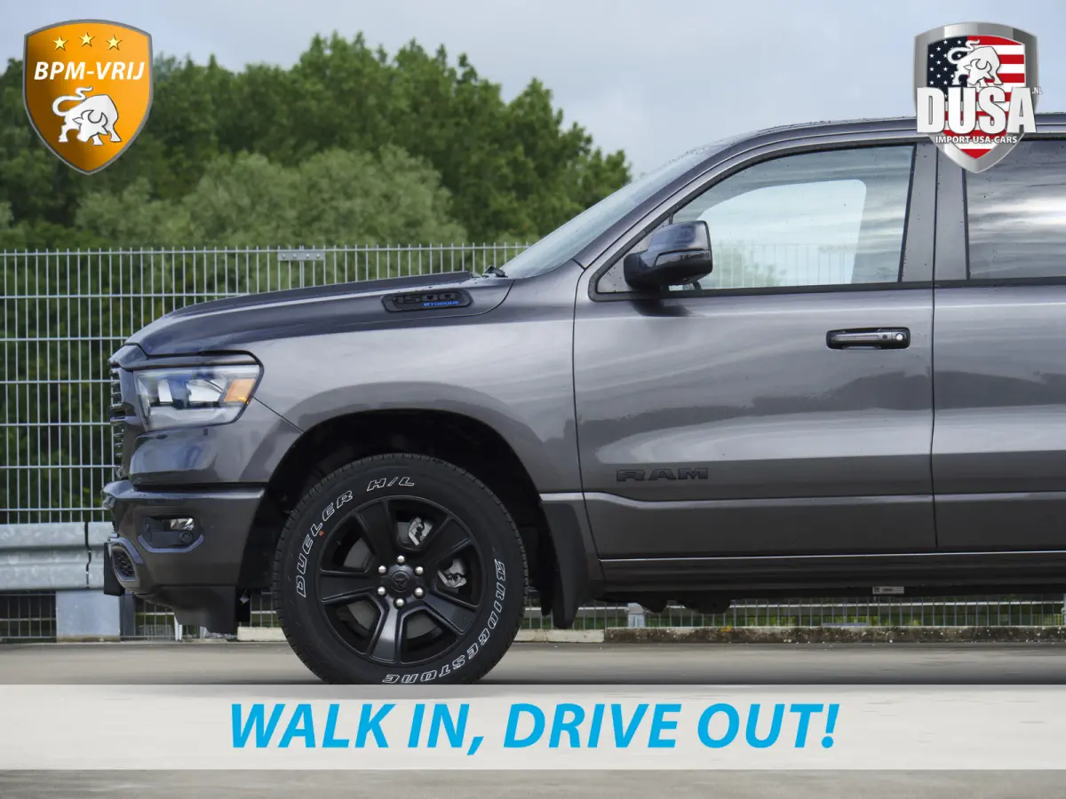 1500 | Laramie Sport | 5.7 V8 | HEMI | 4x4 | Crew Cab Panoramadak | Leder | Uconnect touchscreen | Nieuw binnen!
