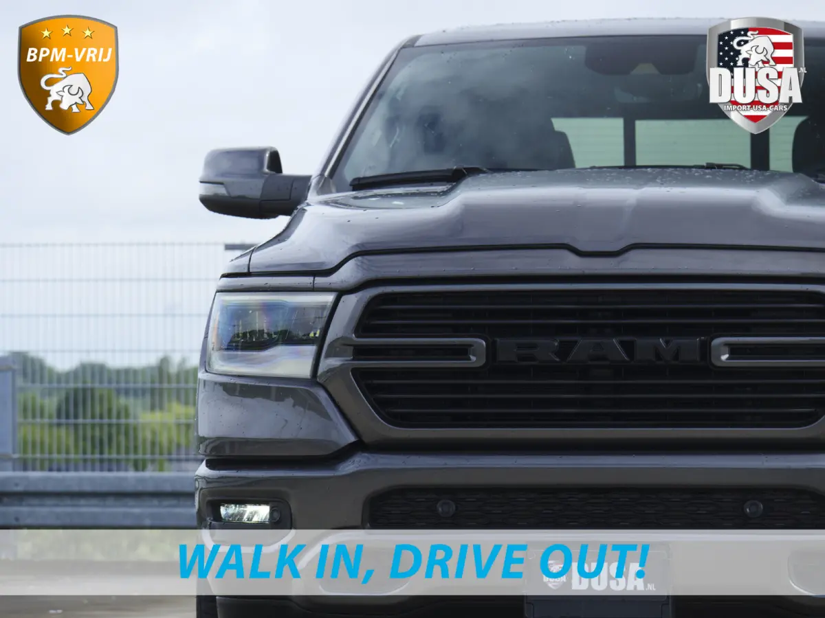 1500 | Laramie Sport | 5.7 V8 | HEMI | 4x4 | Crew Cab Panoramadak | Leder | Uconnect touchscreen | Nieuw binnen!