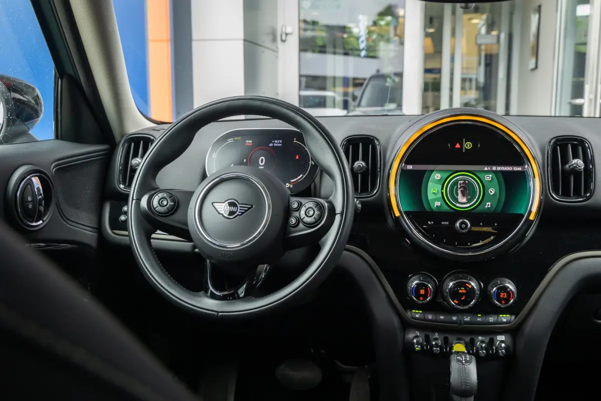 1.5 Cooper ALL4 Chili | Stoelverwarming | PDC V+A | Keyless | Cruise | Elektrisch bedienbare achterklep | Clima | Airco (automatisch) | Cruise control | Elektrisch bedienbare achterklep