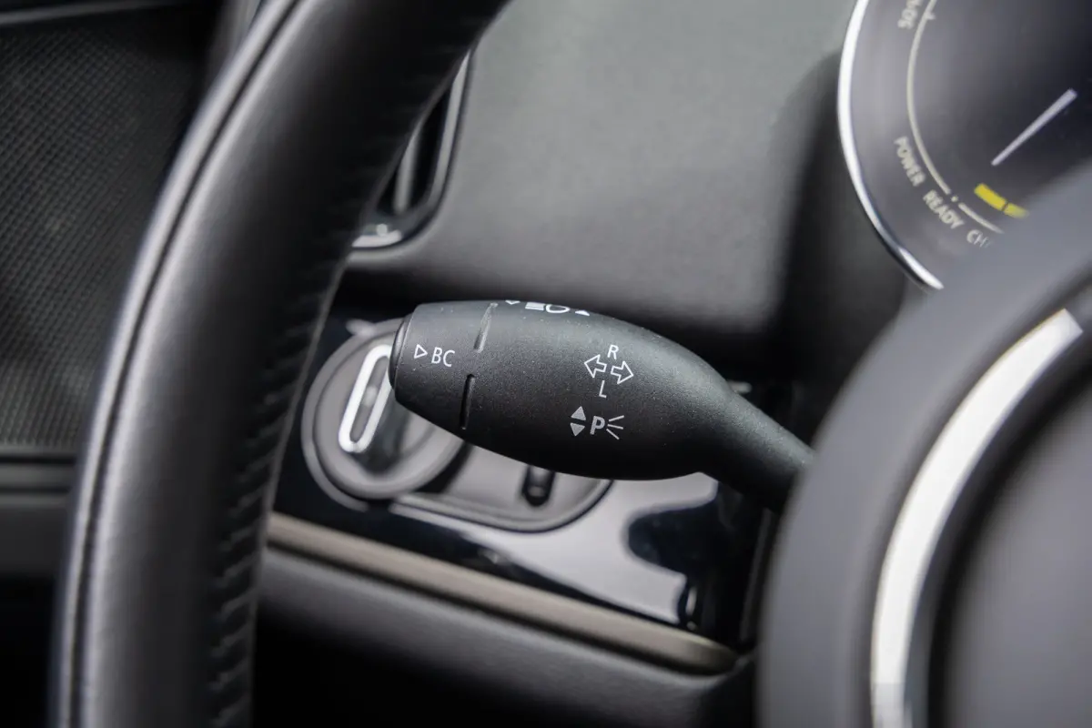 1.5 Cooper ALL4 Chili | Stoelverwarming | PDC V+A | Keyless | Cruise | Elektrisch bedienbare achterklep | Clima | Airco (automatisch) | Cruise control | Elektrisch bedienbare achterklep