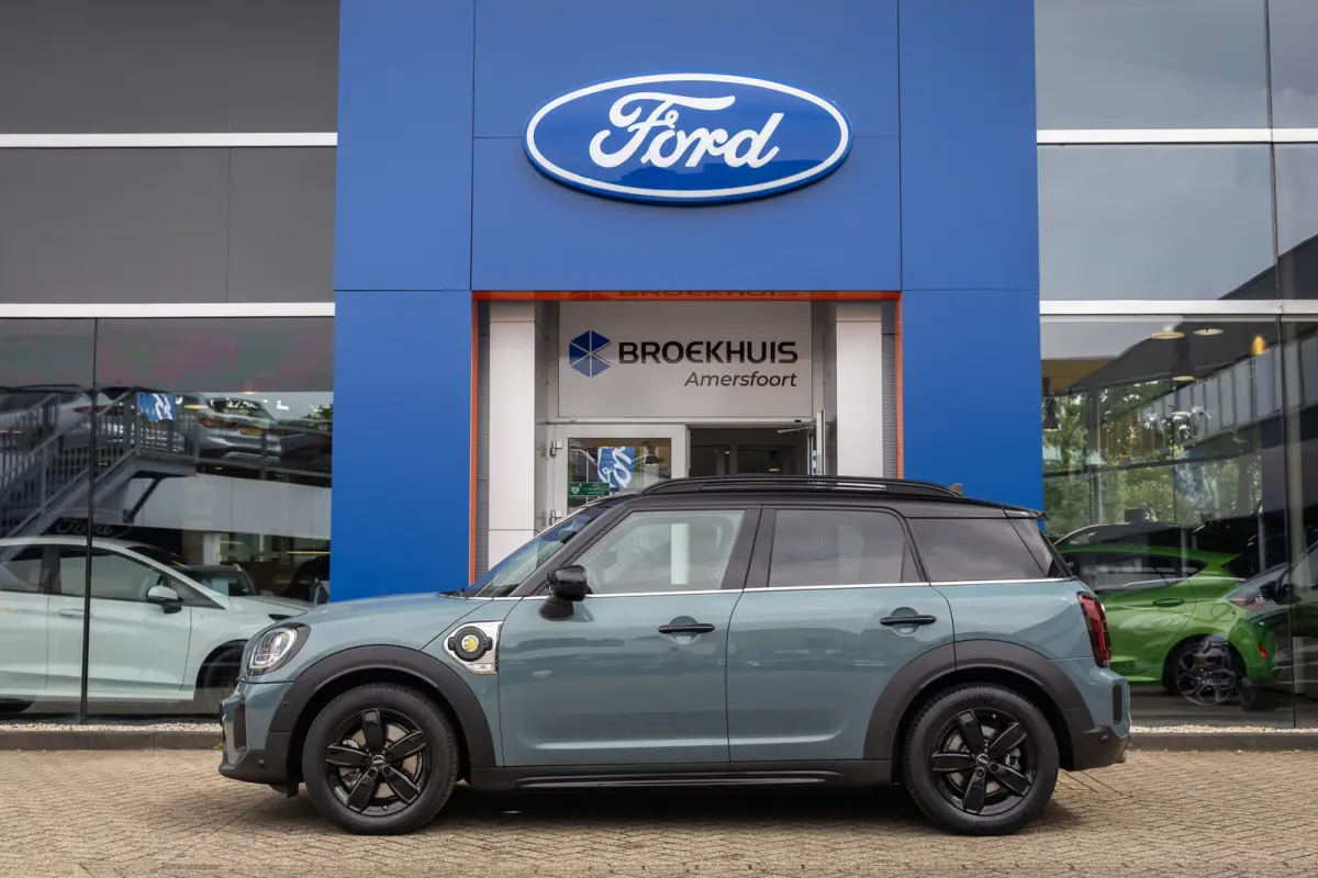 1.5 Cooper ALL4 Chili | Stoelverwarming | PDC V+A | Keyless | Cruise | Elektrisch bedienbare achterklep | Clima | Airco (automatisch) | Cruise control | Elektrisch bedienbare achterklep