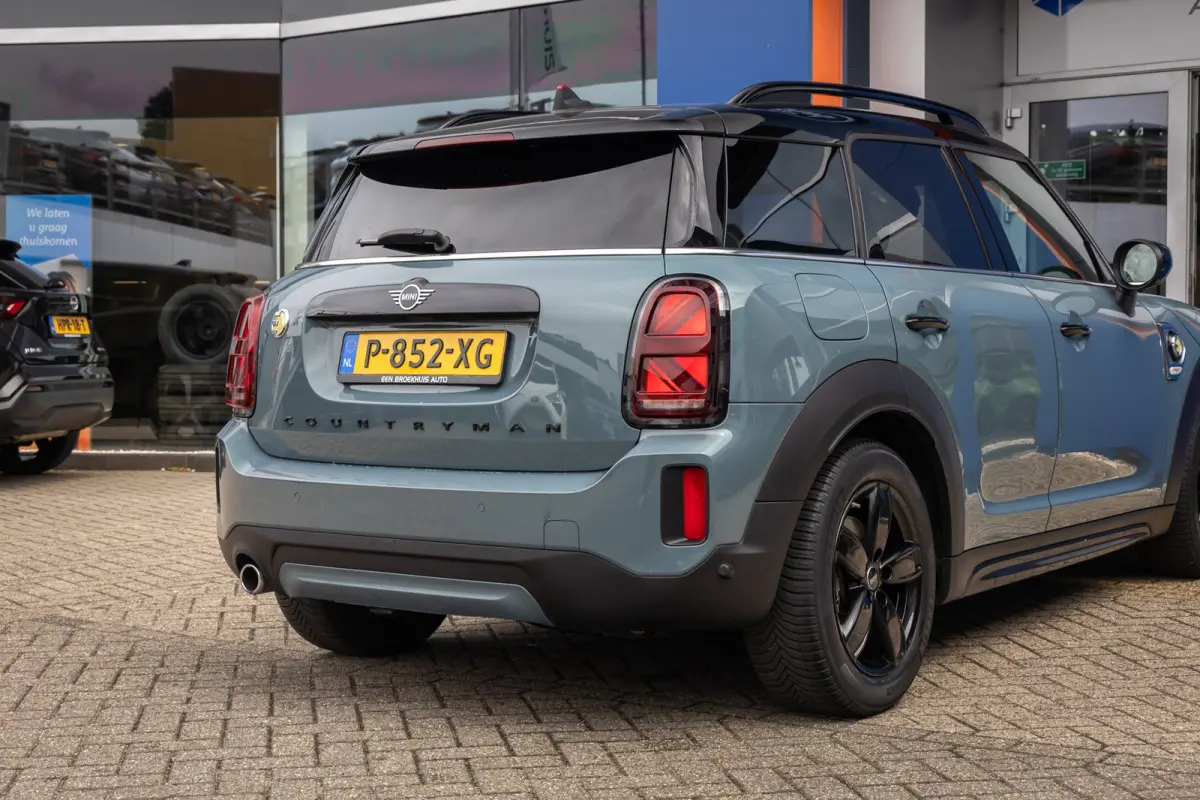 1.5 Cooper ALL4 Chili | Stoelverwarming | PDC V+A | Keyless | Cruise | Elektrisch bedienbare achterklep | Clima | Airco (automatisch) | Cruise control | Elektrisch bedienbare achterklep