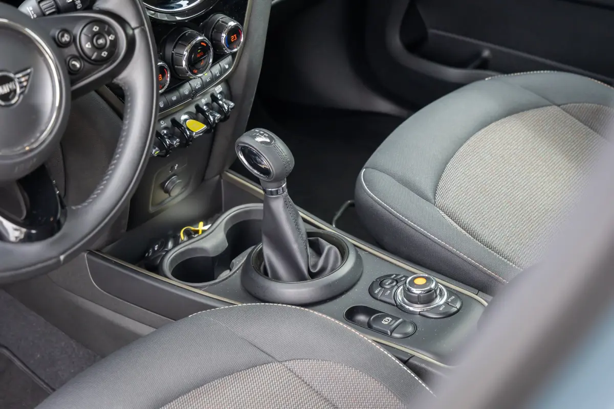 1.5 Cooper ALL4 Chili | Stoelverwarming | PDC V+A | Keyless | Cruise | Elektrisch bedienbare achterklep | Clima | Airco (automatisch) | Cruise control | Elektrisch bedienbare achterklep