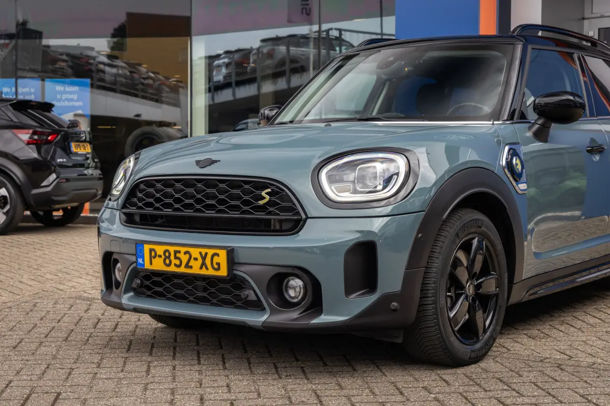1.5 Cooper ALL4 Chili | Stoelverwarming | PDC V+A | Keyless | Cruise | Elektrisch bedienbare achterklep | Clima | Airco (automatisch) | Cruise control | Elektrisch bedienbare achterklep