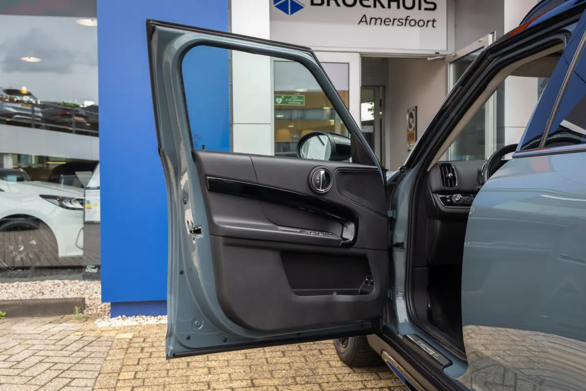 1.5 Cooper ALL4 Chili | Stoelverwarming | PDC V+A | Keyless | Cruise | Elektrisch bedienbare achterklep | Clima | Airco (automatisch) | Cruise control | Elektrisch bedienbare achterklep