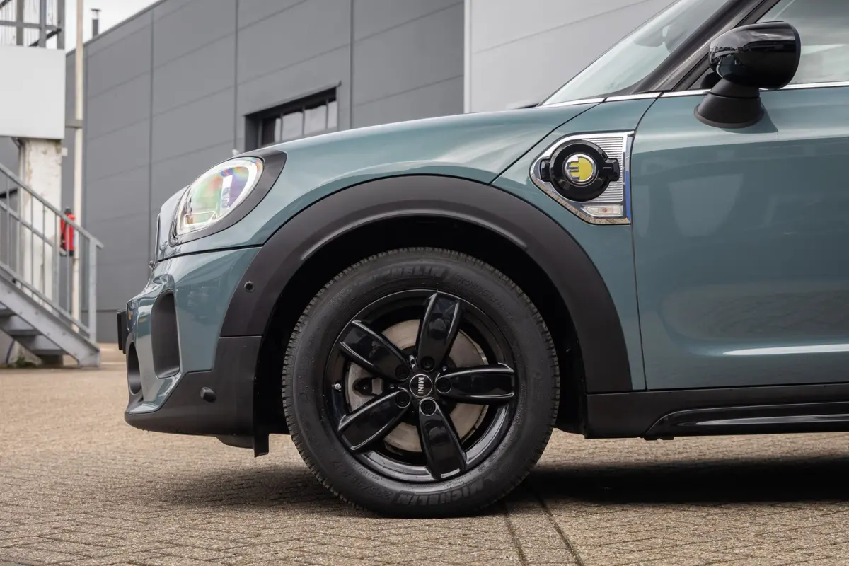 1.5 Cooper ALL4 Chili | Stoelverwarming | PDC V+A | Keyless | Cruise | Elektrisch bedienbare achterklep | Clima | Airco (automatisch) | Cruise control | Elektrisch bedienbare achterklep