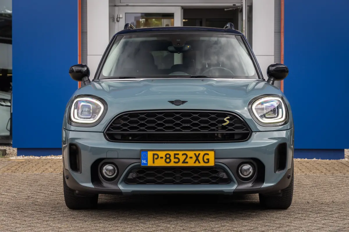 1.5 Cooper ALL4 Chili | Stoelverwarming | PDC V+A | Keyless | Cruise | Elektrisch bedienbare achterklep | Clima | Airco (automatisch) | Cruise control | Elektrisch bedienbare achterklep